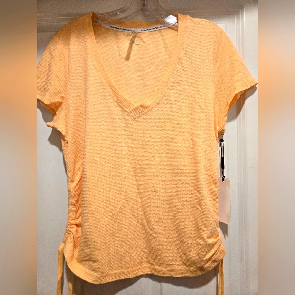Calvin Klein Performance V-neck Waffle Tee with Side Ruching, Size M